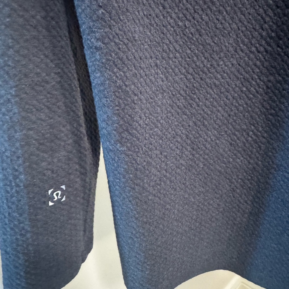 Men’s Lululemon Gray Textured Hoodie - Picture 3 of 3